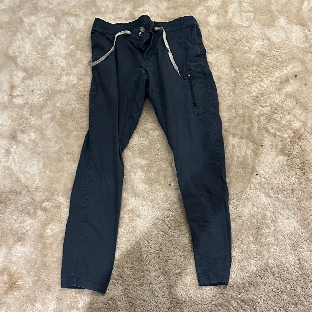 Vuori Navy Joggers with White Drawstring